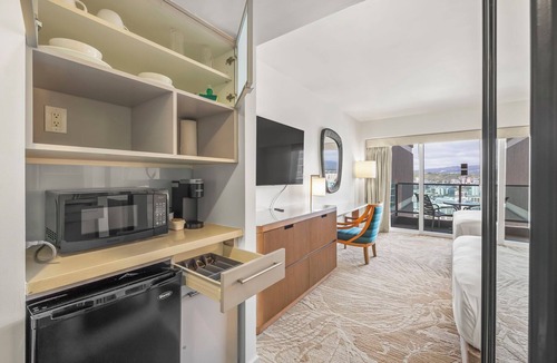 Ala Moana Apartment | Ala Moana Condo by Zelloo