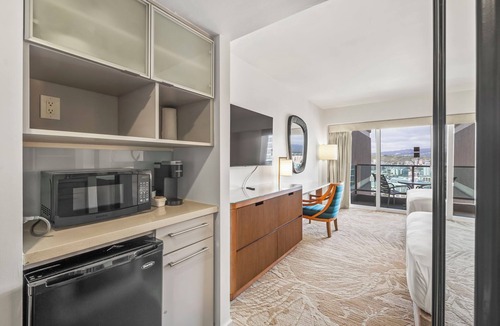 Ala Moana Apartment | Ala Moana Condo by Zelloo