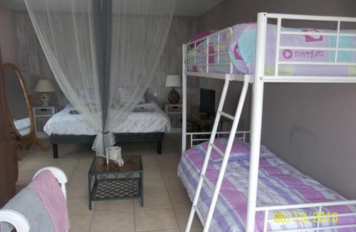 Chatillon-sur-Broue Bed & Breakfast | Alaguyauder la chambre