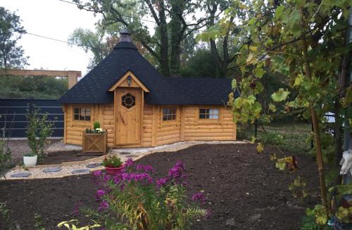 Chatillon-sur-Broue Bed & Breakfast | Alaguyauder le KOTA