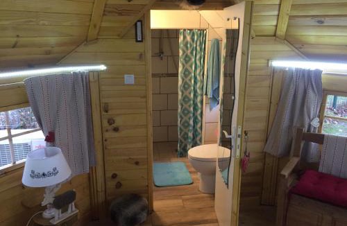 Chatillon-sur-Broue Bed & Breakfast | Alaguyauder le KOTA