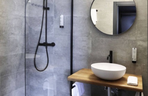 Noes Hotel | Alaia Lodge