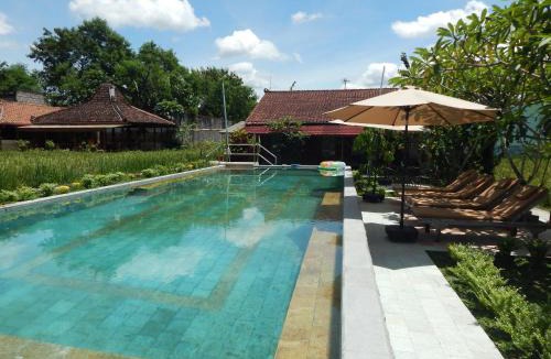 Sleman House | Alamanda Villas, Family Villas, Pool & Local Tours