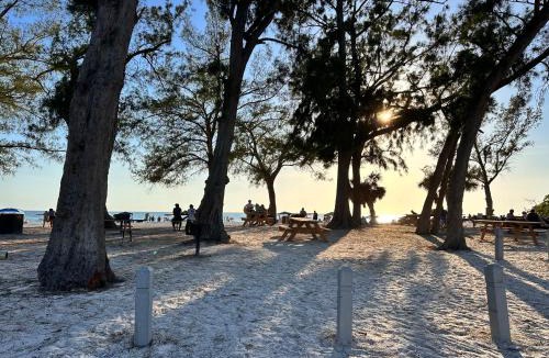 Holmes Beach Hotel | Alamanda Villas on Holmes Beach