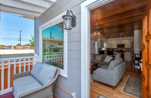 West Alameda House | Alameda luxury 2BR 2BA house, AC, near ferry to San Francisco, 2 free parking spaces