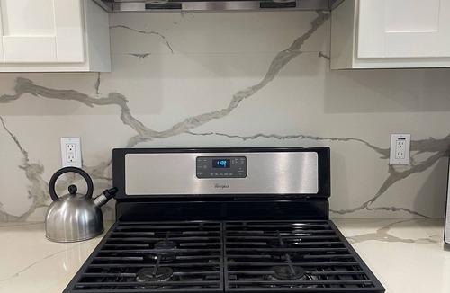 West Alameda Apartment | Alameda Modern Victorian 2BD unit D