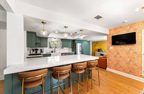 North San Antonio - SAT House | Alamo Family Retreat - Pool, Hot Tub, Game Room, Near Airport, Alamo, & Downtown