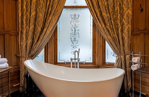 Kelvinbridge House | Alamo Guest House