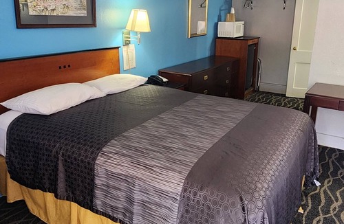 Elmwood Area Hotel | Alamo Motel