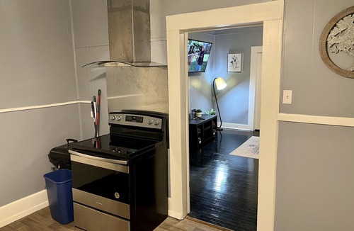 Historic Garderns House | Alamodome , Riverwalk, ConventionCenter , Downtown San Antonio