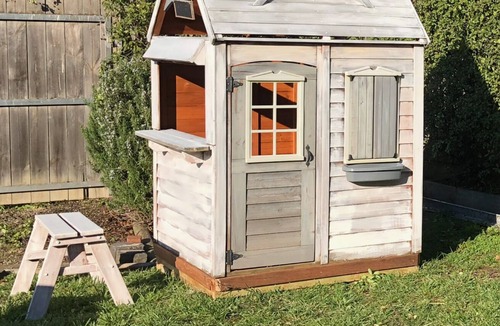 Portland House | ALANDRA - Light Filled | Centrally Located | Airconditioned