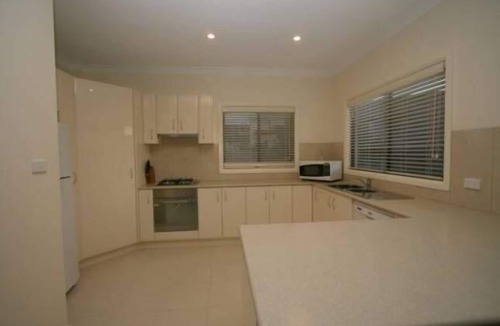 Jindabyne House | Alaska 1- Great lake & mountain views