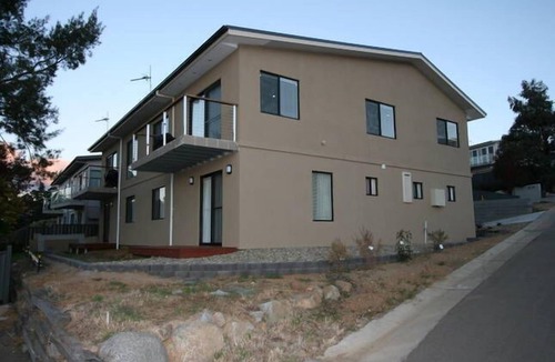 Jindabyne House | Alaska 1- Great lake & mountain views