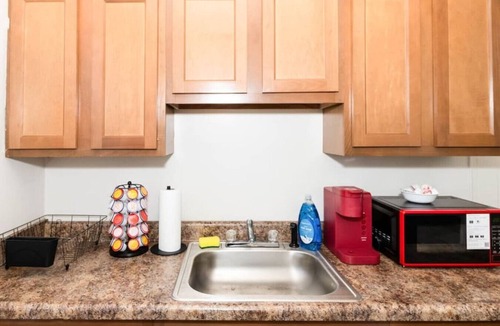 Albany Apartment | Albany Condo w/Kitchen, Gym, WiFi & BBQ Area – Near Downtown