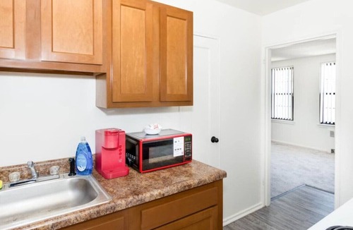 Albany Apartment | Albany Condo w/Kitchen, Gym, WiFi & BBQ Area – Near Downtown