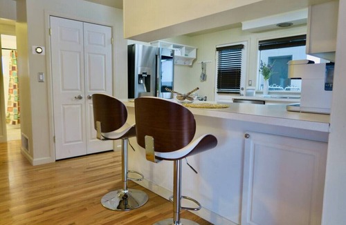 Tri-Cities House | Albany · Modern home w firepit & foosball