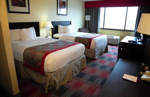 Albany Hotel | Albany Plaza Hotel