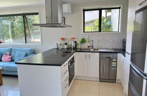 Fairview Heights Apartment | Albany Sunny Deck Retreat