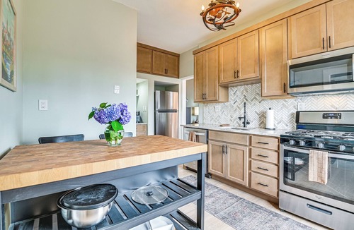 Albany Condo | Albany Vacation Rental w/State Capitol Views!