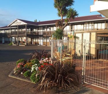 Westshore Hotel | Albatross Motel