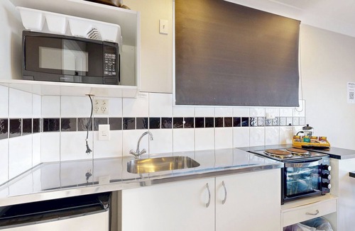 Westshore Hotel | Albatross Motel