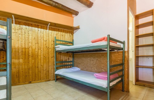 Salas de Pallars Apartment | Alberg La Solana - 21 - Quadruple Room (3 - 4 Guests)