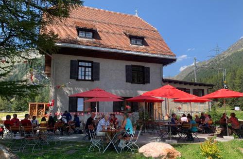Poschiavo Hotel | Albergo Ristorante Stazione Cavaglia