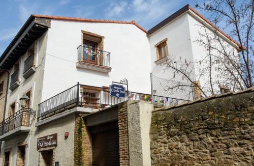 Puente La Reina Hostel | Albergue Estrella Guia