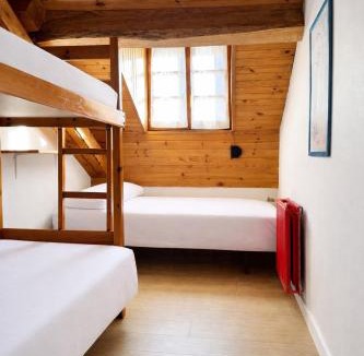 Castejon de Sos Hostel | Albergue Pájaro L