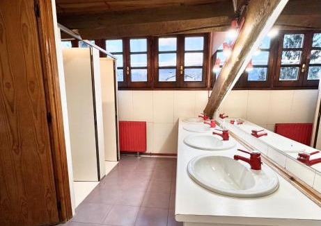 Castejon de Sos Hostel | Albergue Pájaro L