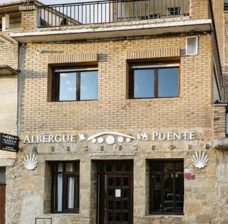 Puente La Reina Hostel | Albergue Puente para peregrinos
