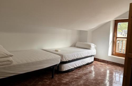 Villanua Hostel | Albergue Tritón - Villanúa