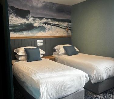 Kirkwall Hotel | Albert Hotel