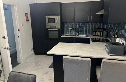 Airdrie Villa | Albert House