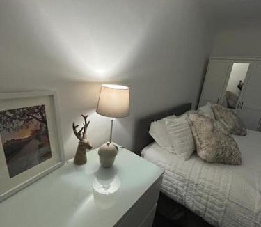 Airdrie Villa | Albert House