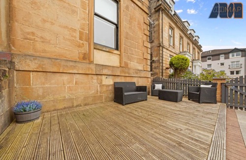 Gourock House | Albert Road 3Bed With Parking