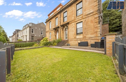 Gourock House | Albert Road 3Bed With Parking