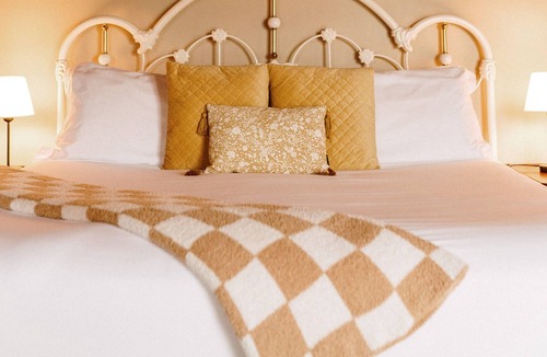 Shelburne Hotel | Albert's