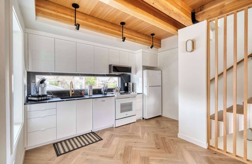 Alberta Arts District Condo | Alberta Arts Escape - Modern 3BR Townhome
