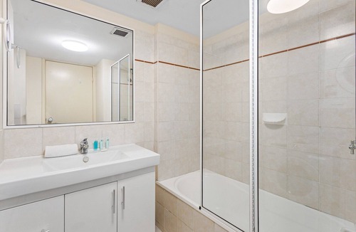 Albion Apartment | Albion Convenient Hideaway with Parking & Balcony