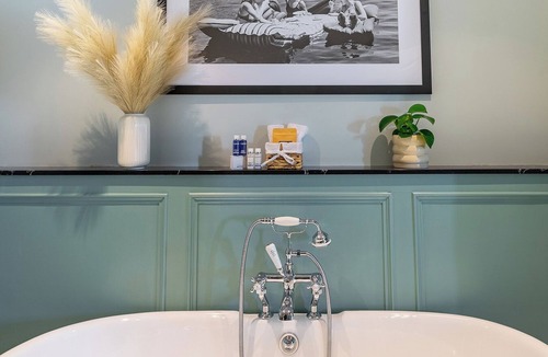 Freshwater Bay Hotel | Albion Hotel