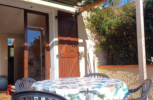 La Franqui Condo | Albizia Lafranqui