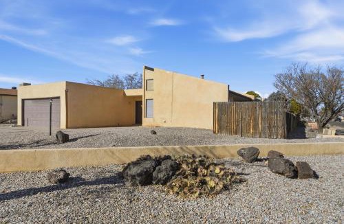 Taylor Ranch House | Albuquerque Escape - Hot Tub Atrium home