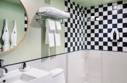 Albuquerque Original Townsite Hotel | Albuquerque Modern Retreat for Solo Travelers or Couples | Free Parking