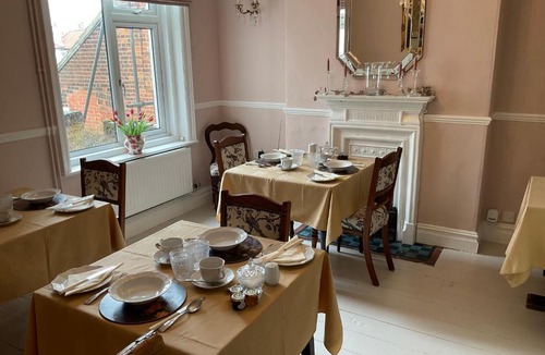 Cromer Bed & Breakfast | Albury House