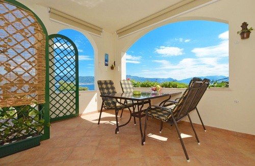 Slatine Apartment | ALBUS 2 sea view for 4+1 persons, 160m from beach