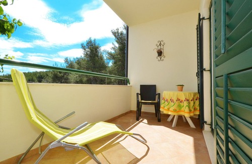 Slatine Apartment | ALBUS 2 sea view for 4+1 persons, 160m from beach