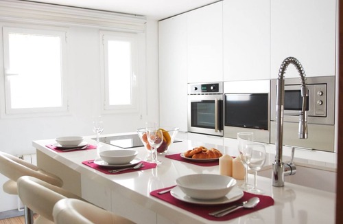el Camp d'en Grassot i Gracia Nova Apartment | ALCAM ALIO CINE APARTMENT