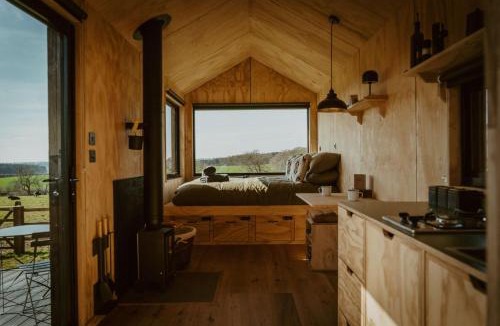 Newcastle-Under-Lyme House | Alcor