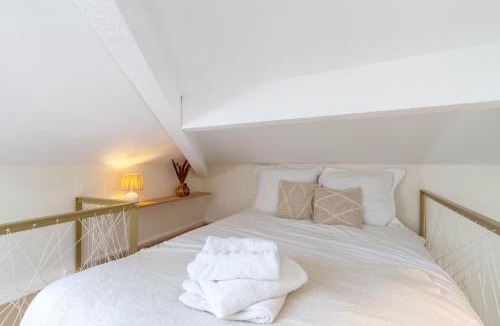 Le Hameau Apartment | Alcove - Studio cosy avec mezzanine et terrasse